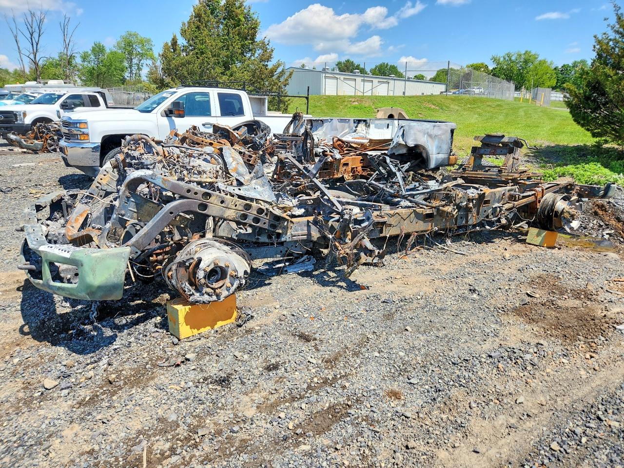 1FT8W3DT3HED39096 · 2017 FORD F350
