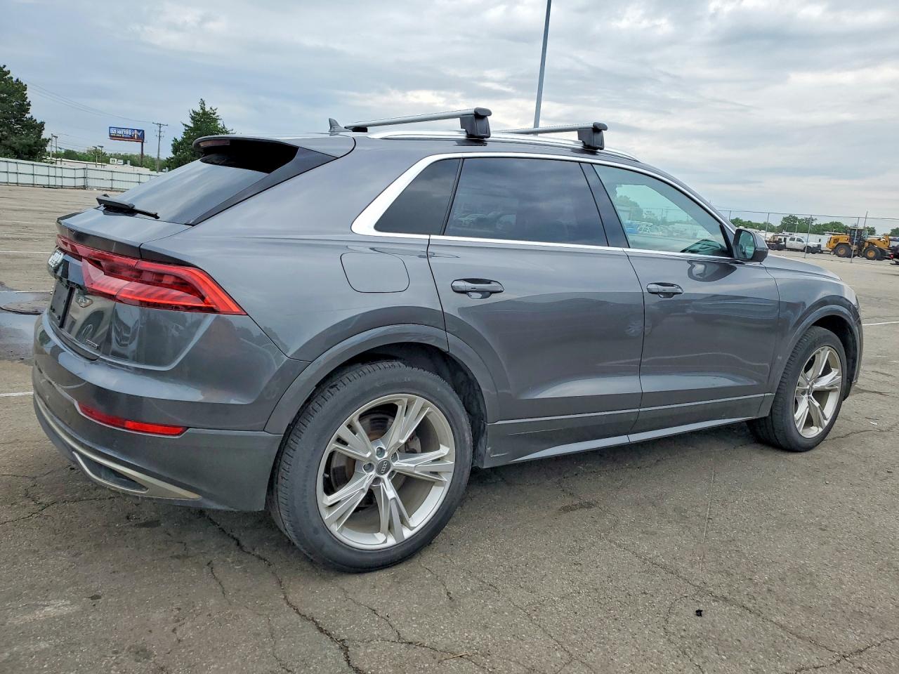 WA1AVAF17KD038696 · 2019 AUDI Q8 · 3/13