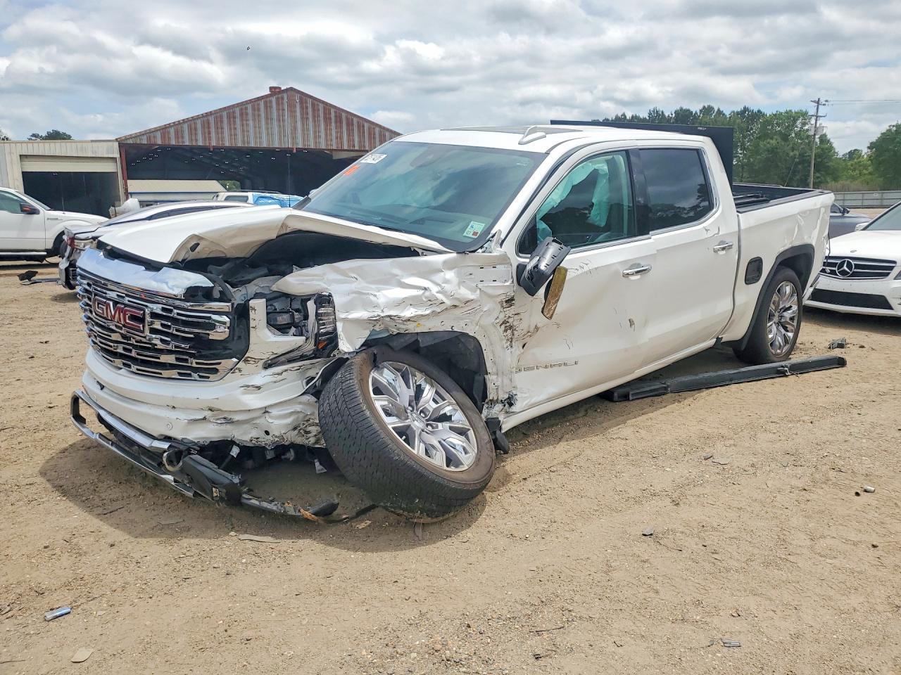 1GTUUGE80SZ161153 · 2025 GMC SIERRA
