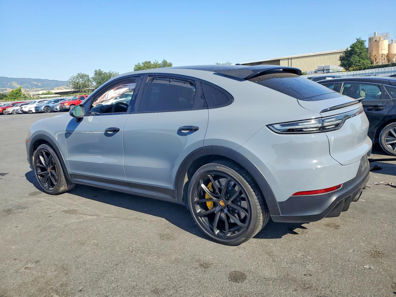WP1BK2AY6PDA39034 · 2023 PORSCHE CAYENNE · 2/13