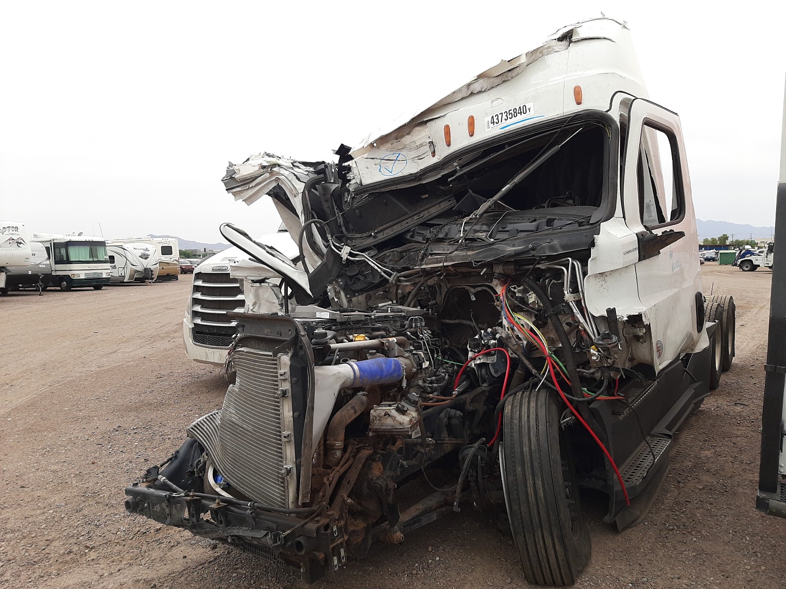 3AKJHHDRXLSKV8398 · 2020 FREIGHTLINER CASCADIA 126 · 2/10