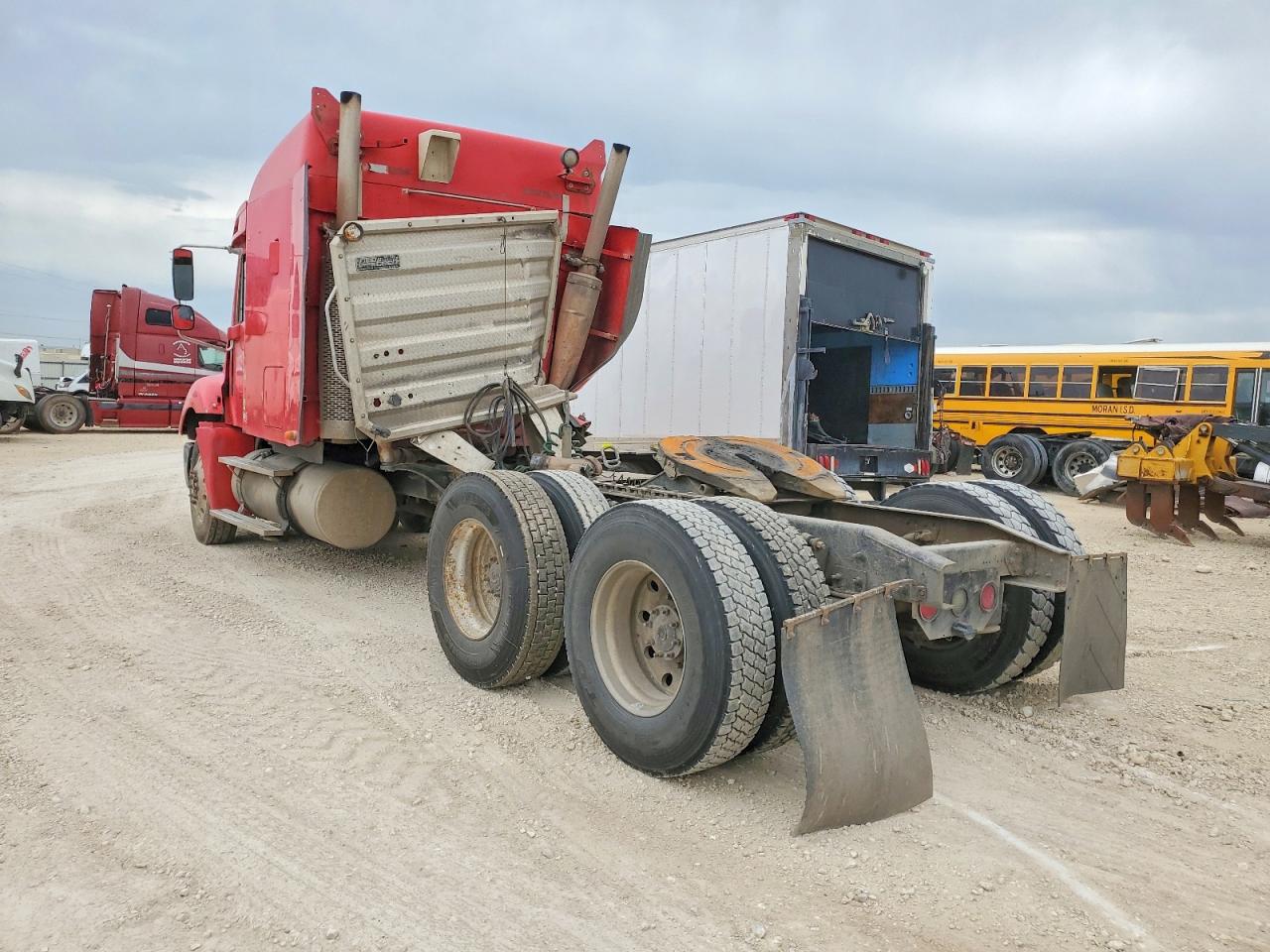 1FUJA6AVX4PM22121 · 2004 FREIGHTLINER COLUMBIA · 3/10