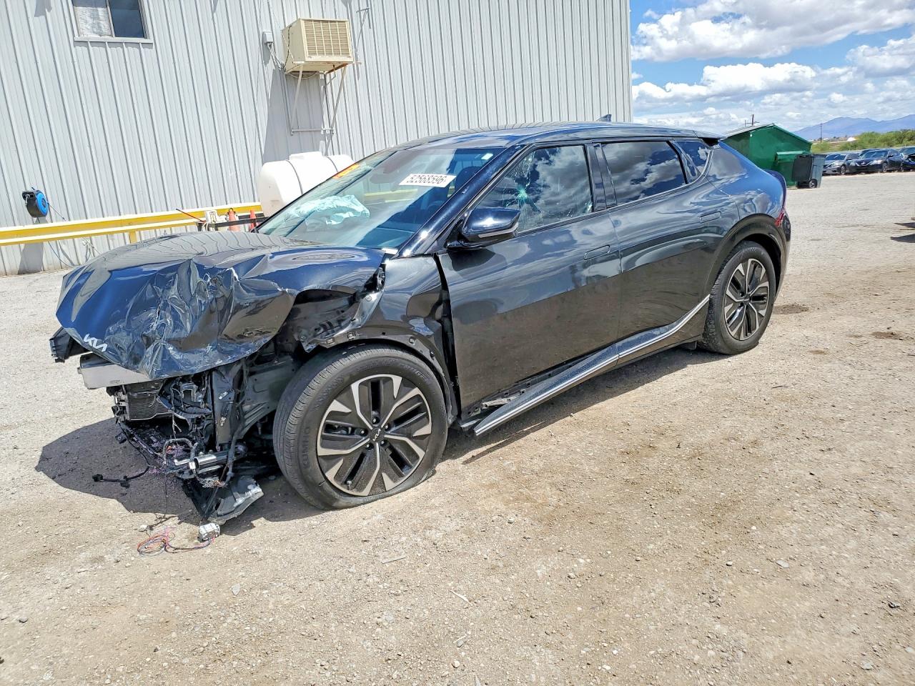 KNDC34LAXN5054805 · 2022 KIA EV6