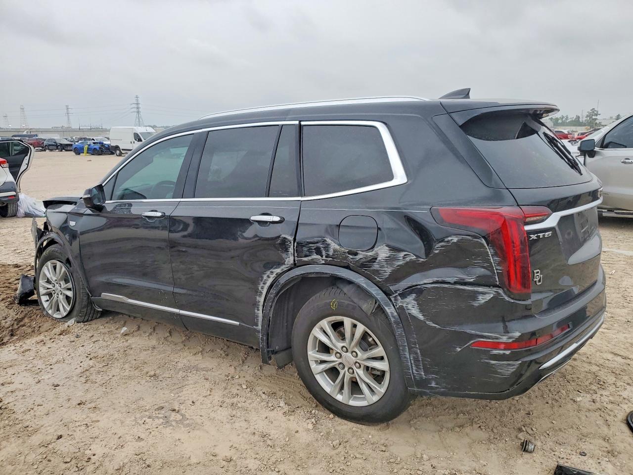 1GYKPAR48MZ145086 · 2021 CADILLAC XT6 · 2/13