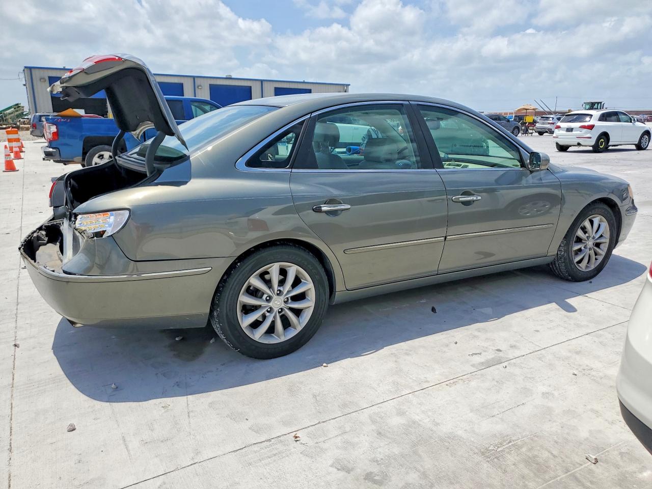 KMHFC46FX6A079115 · 2006 HYUNDAI AZERA · 3/12