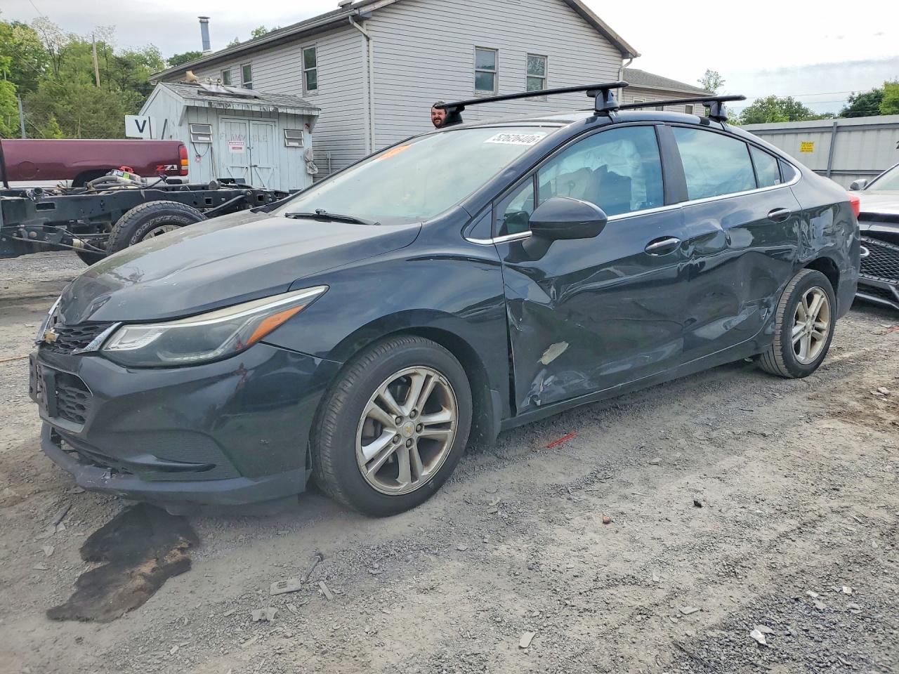 1G1BE5SM5H7156411 · 2017 CHEVROLET CRUZE