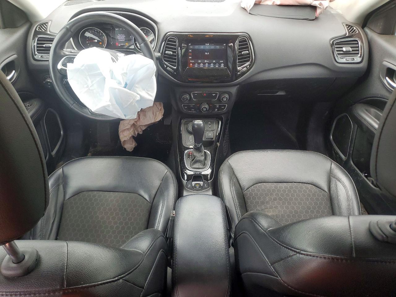 3C4NJDBB8KT740720 · 2019 JEEP COMPASS · 8/13