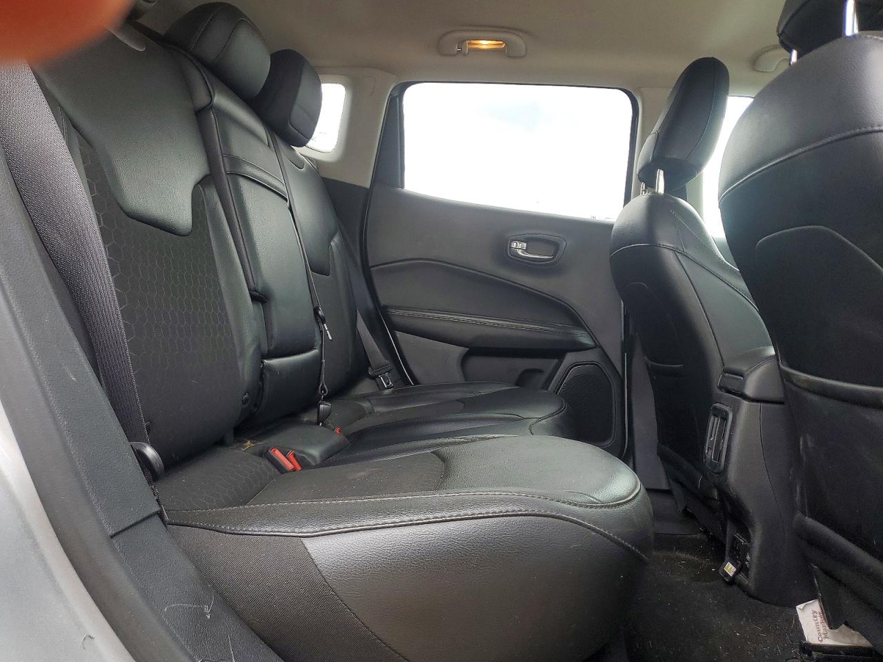3C4NJDBB8KT740720 · 2019 JEEP COMPASS · 11/13