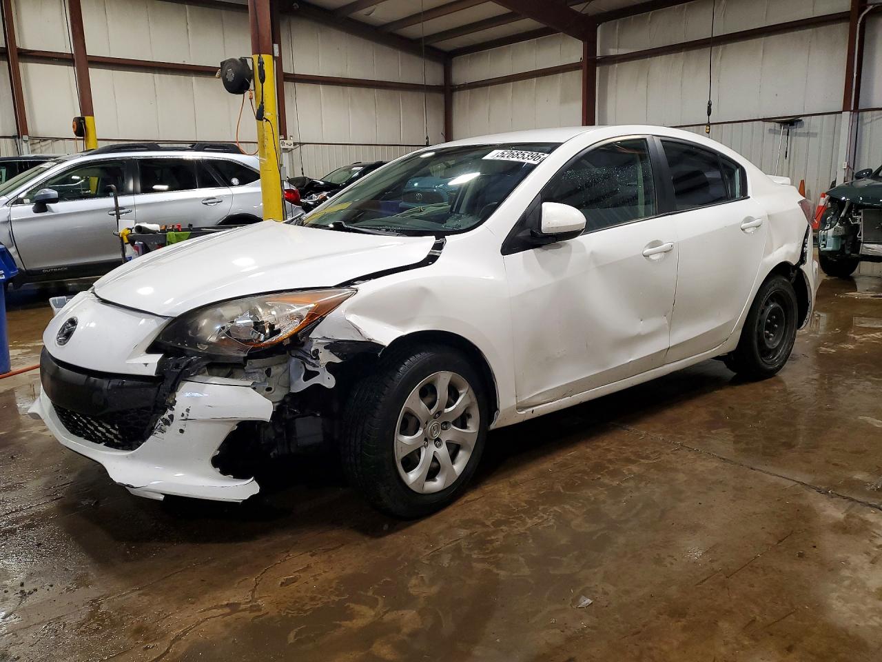 JM1BL1UP1D1815899 · 2013 MAZDA 3