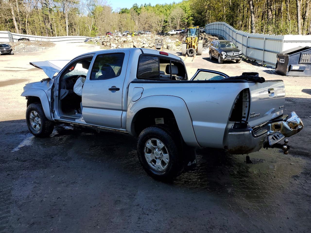 5TFLU4EN3BX011582 · 2011 TOYOTA TACOMA · 2/13