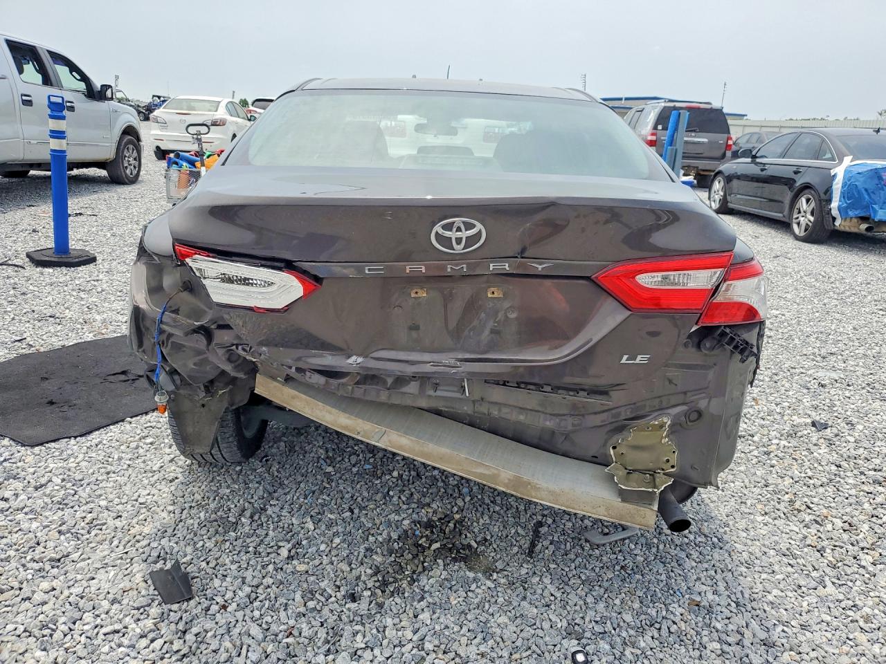 4T1B11HK2JU008561 · 2018 TOYOTA CAMRY · 6/13