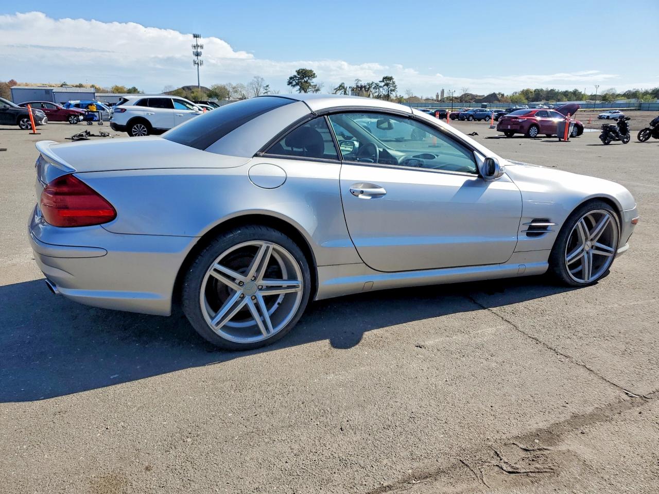 WDBSK75F73F052010 · 2003 MERCEDES-BENZ SL · 3/13