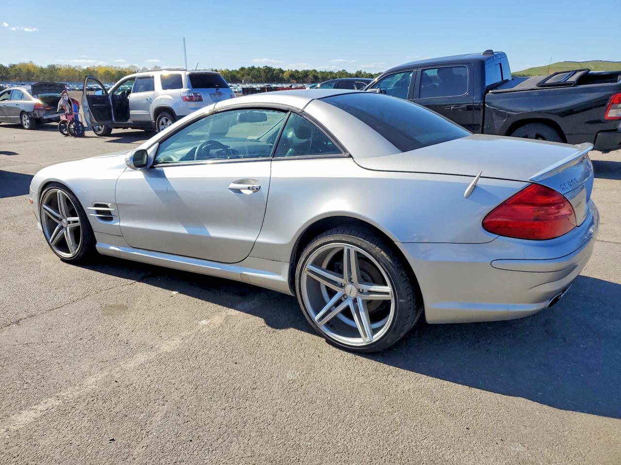 WDBSK75F73F052010 · 2003 MERCEDES-BENZ SL · 2/13