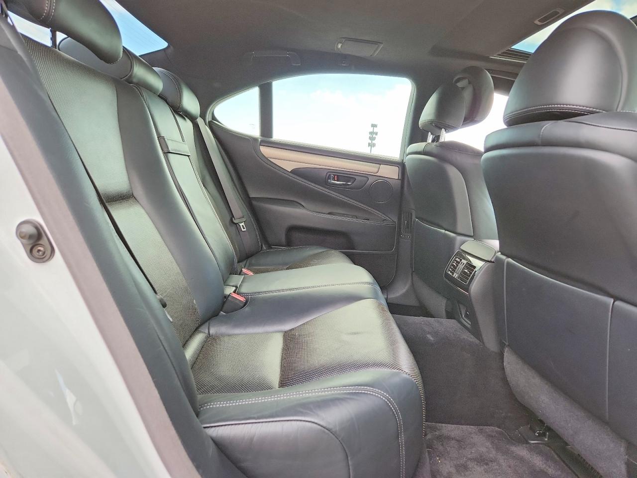 JTHCL5EF6E5022821 · 2014 LEXUS LS · 10/13