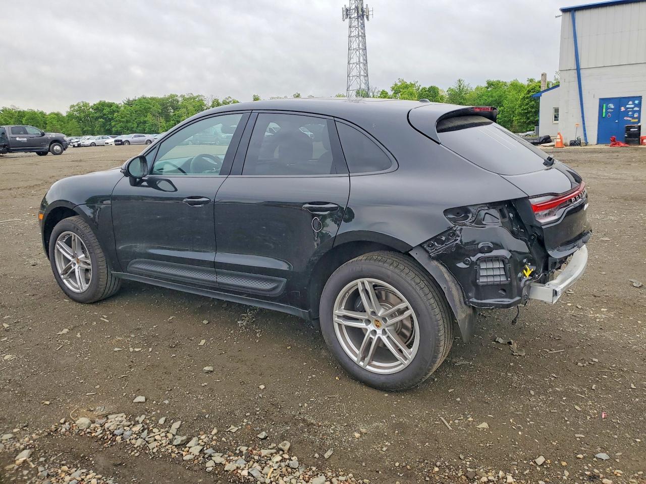 WP1AA2A55TLB00779 · 2026 PORSCHE MACAN · 2/13