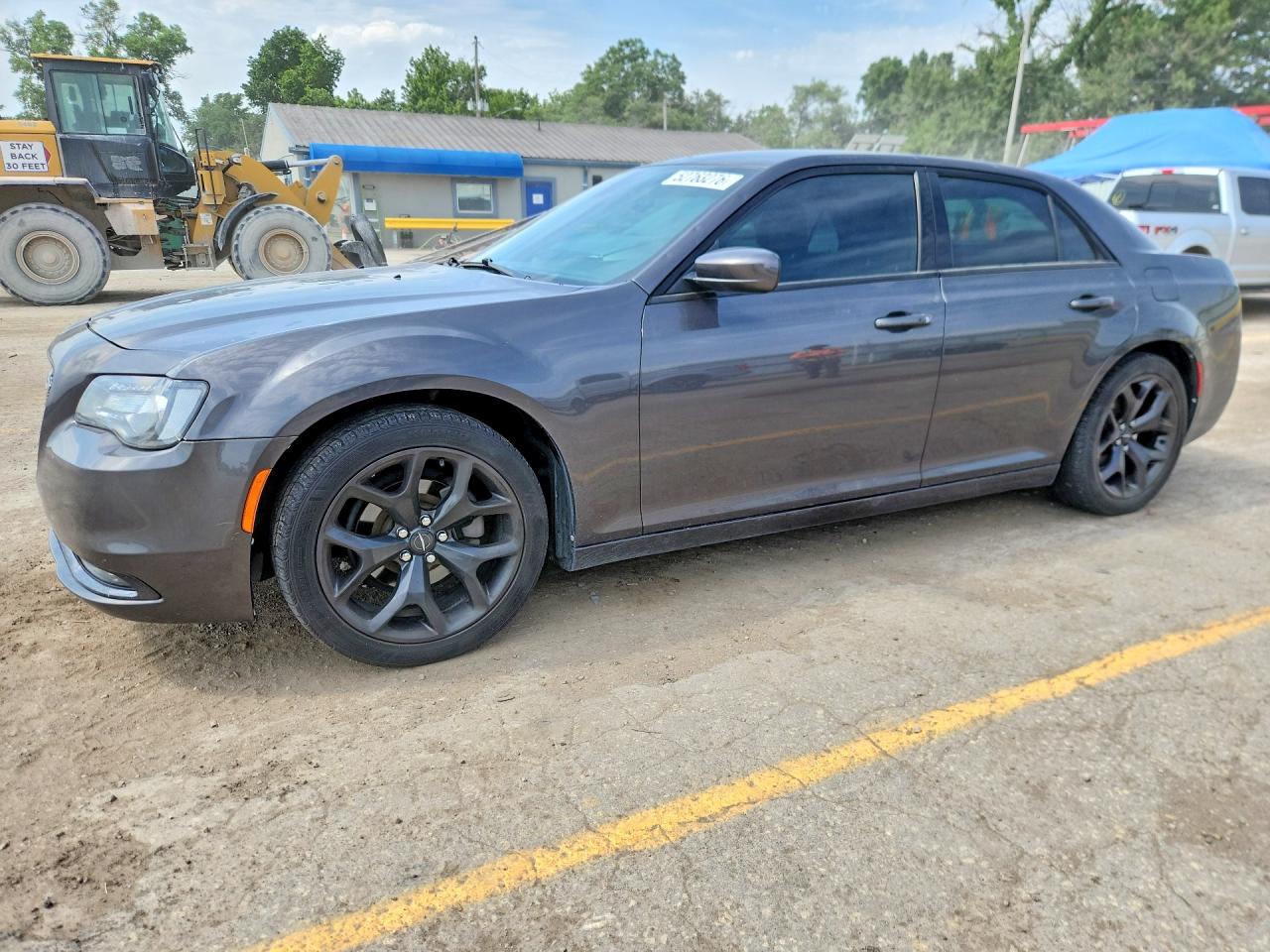 2C3CCABG9KH625925 · 2019 CHRYSLER 300