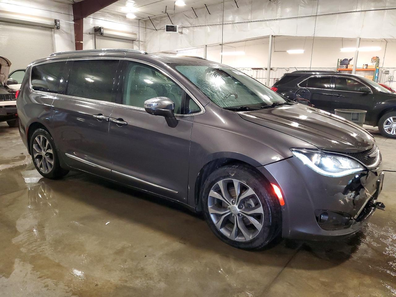 2C4RC1GG7HR627500 · 2017 CHRYSLER PACIFICA · 4/13