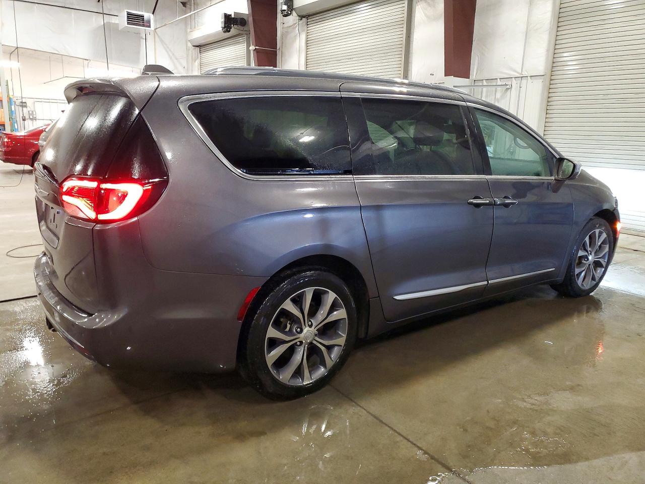 2C4RC1GG7HR627500 · 2017 CHRYSLER PACIFICA · 3/13