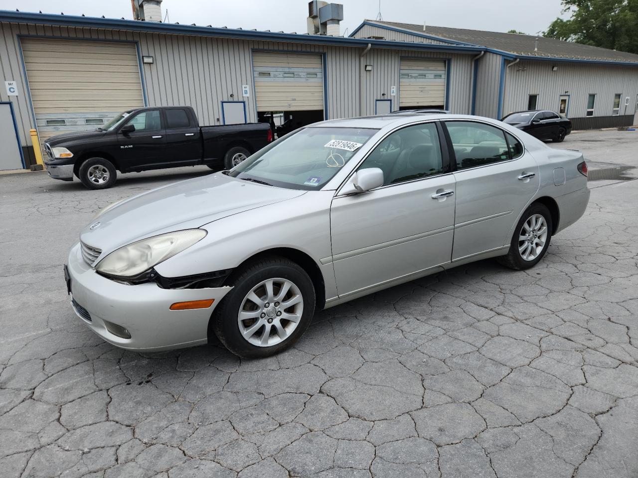 JTHBF30G520033955 · 2002 LEXUS ES