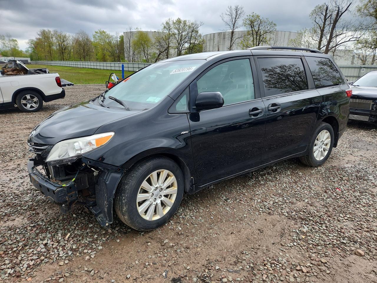 5TDJZ3DC7HS161888 · 2017 TOYOTA SIENNA