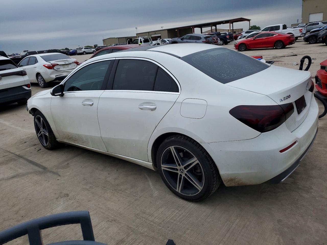 WDD3G4EB1KW032276 · 2019 MERCEDES-BENZ A · 2/12