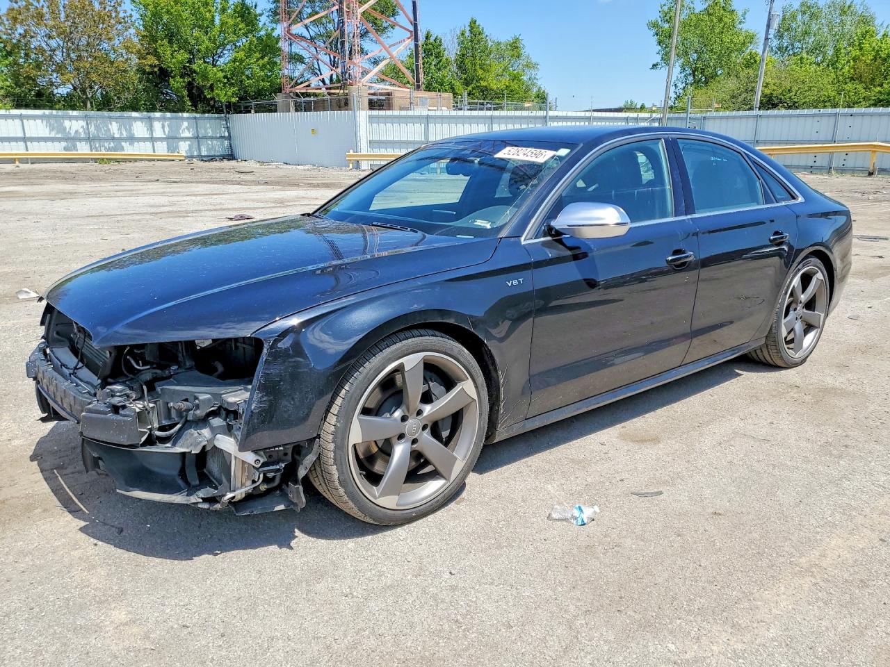 2013 AUDI S8
