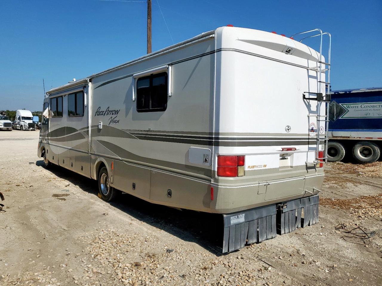 3FCNF53S9YJA00314 · 2000 FORD F550 · 3/10
