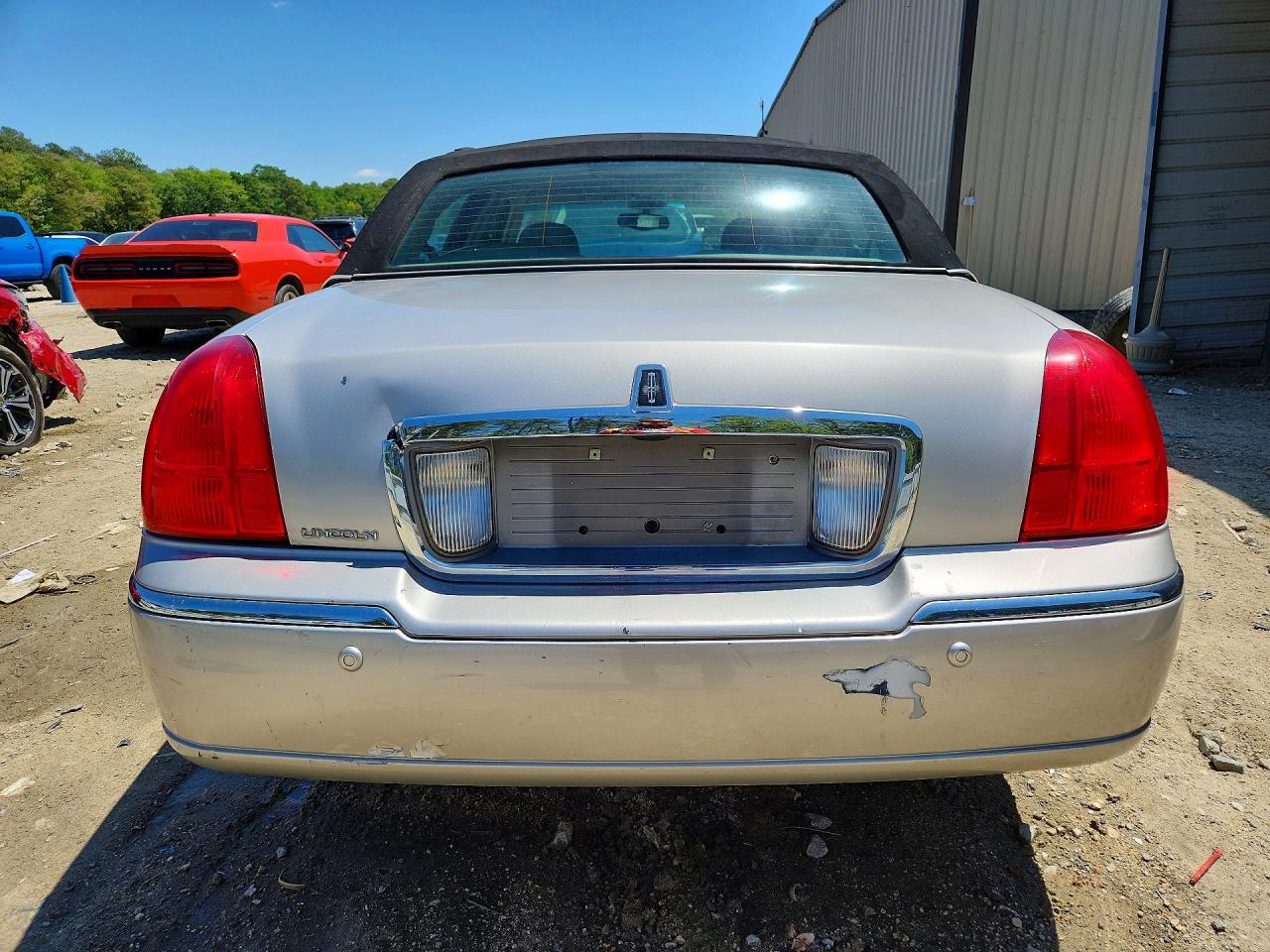 1LNHM83W94Y618913 · 2004 LINCOLN TOWN CAR · 6/12