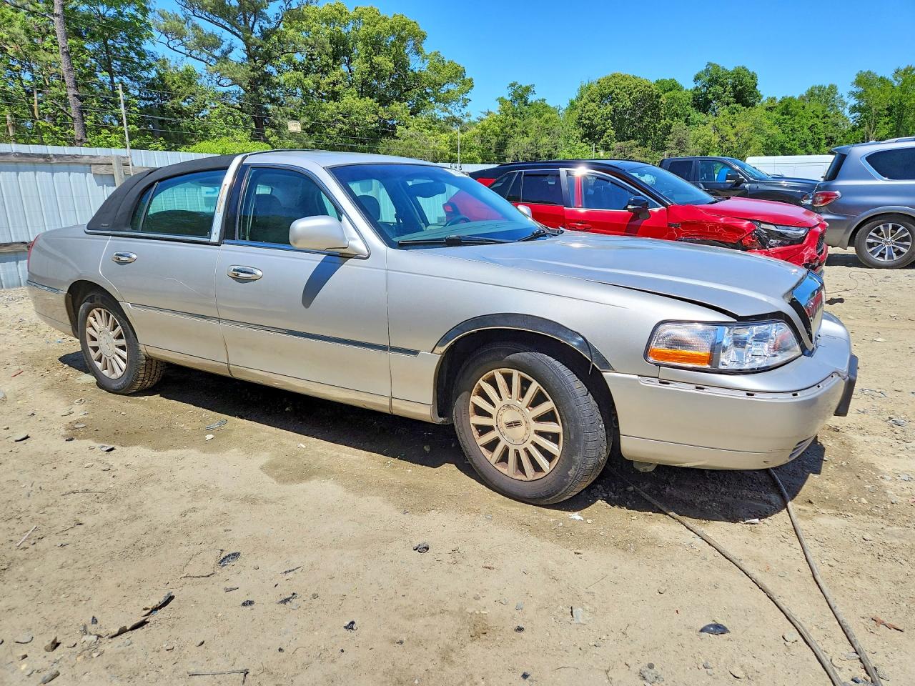 1LNHM83W94Y618913 · 2004 LINCOLN TOWN CAR · 4/12