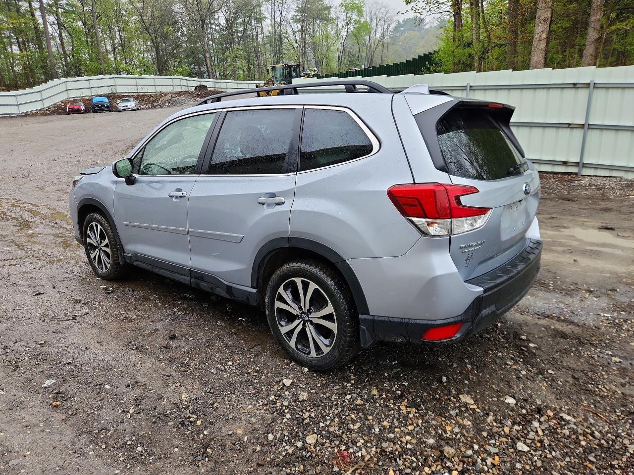 JF2SKAPC2NH435427 · 2022 SUBARU FORESTER · 2/13