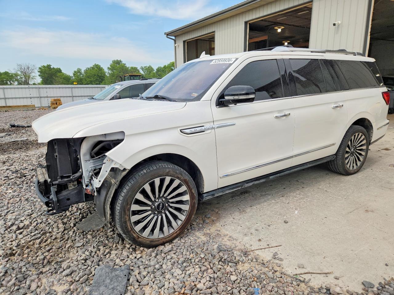5LMJJ3LT2KEL13137 · 2019 LINCOLN NAVIGATOR