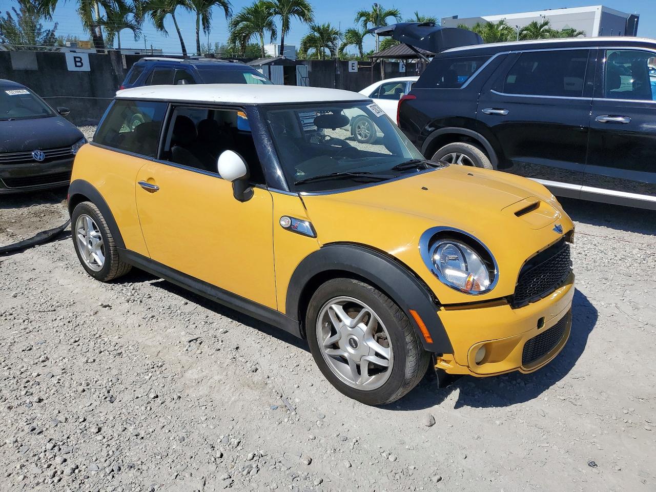 WMWMF73599TW82904 · 2009 MINI COOPER · 4/13