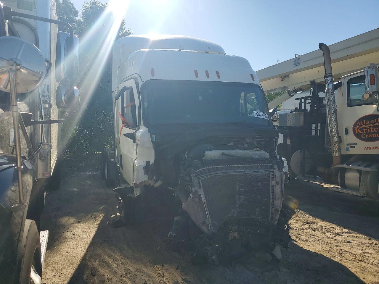 3AKJHPDV6KSKA4100 · 2019 FREIGHTLINER CASCADIA 116