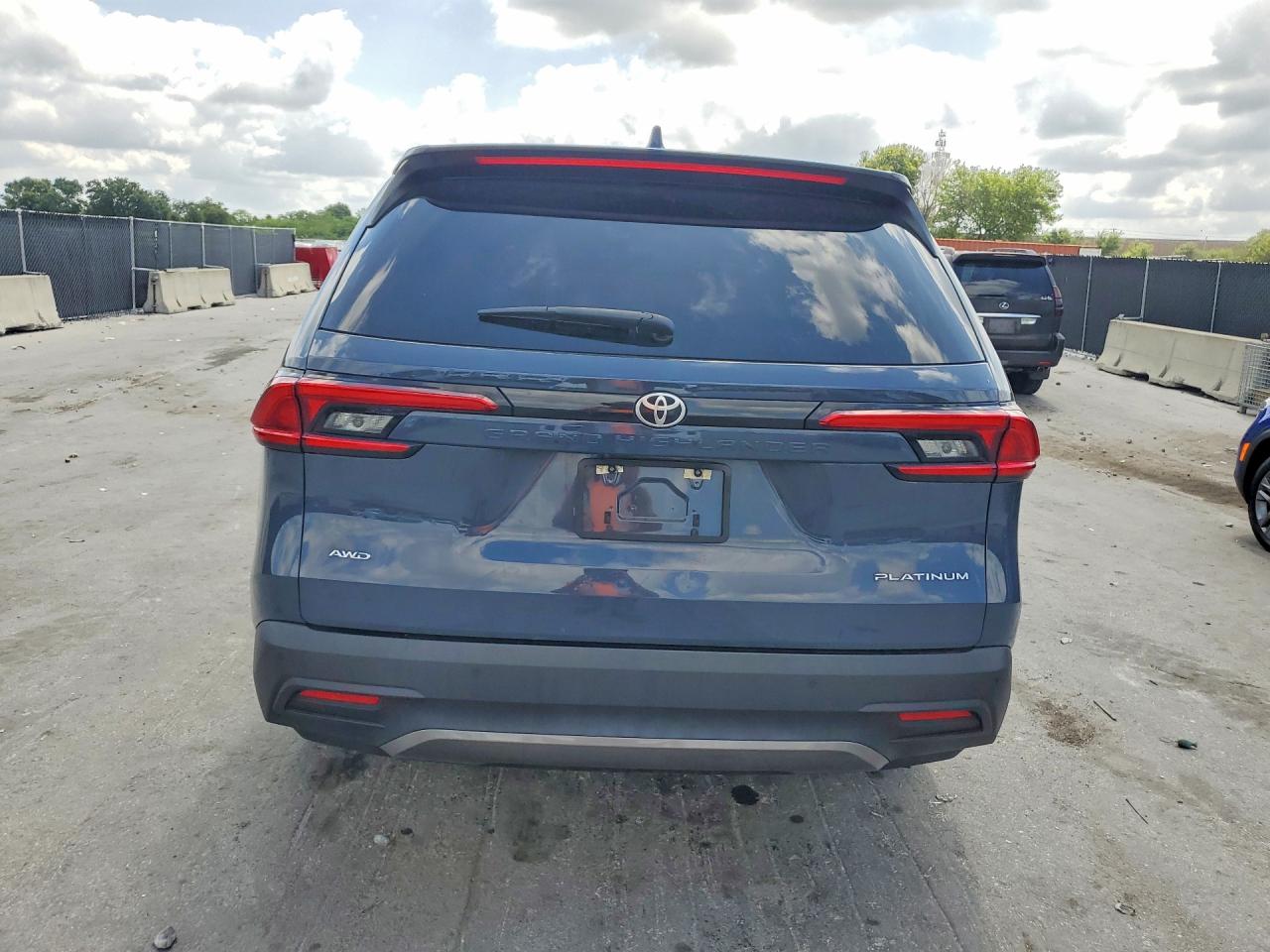 5TDAAAB59RS019916 · 2024 TOYOTA GRAND HIGHLANDER · 6/13