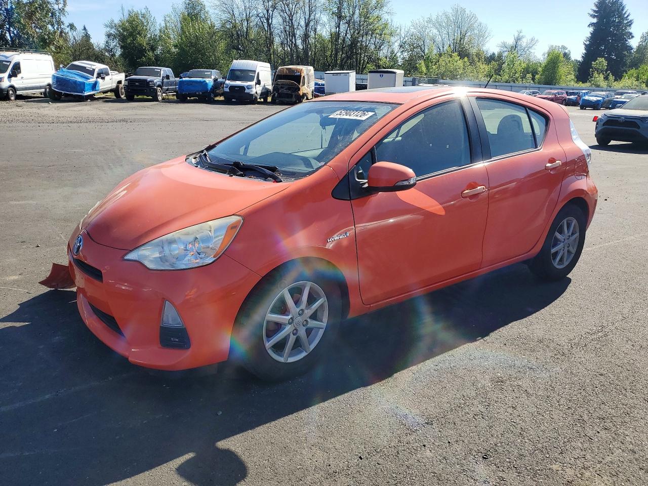 JTDKDTB33D1039090 · 2013 TOYOTA PRIUS C