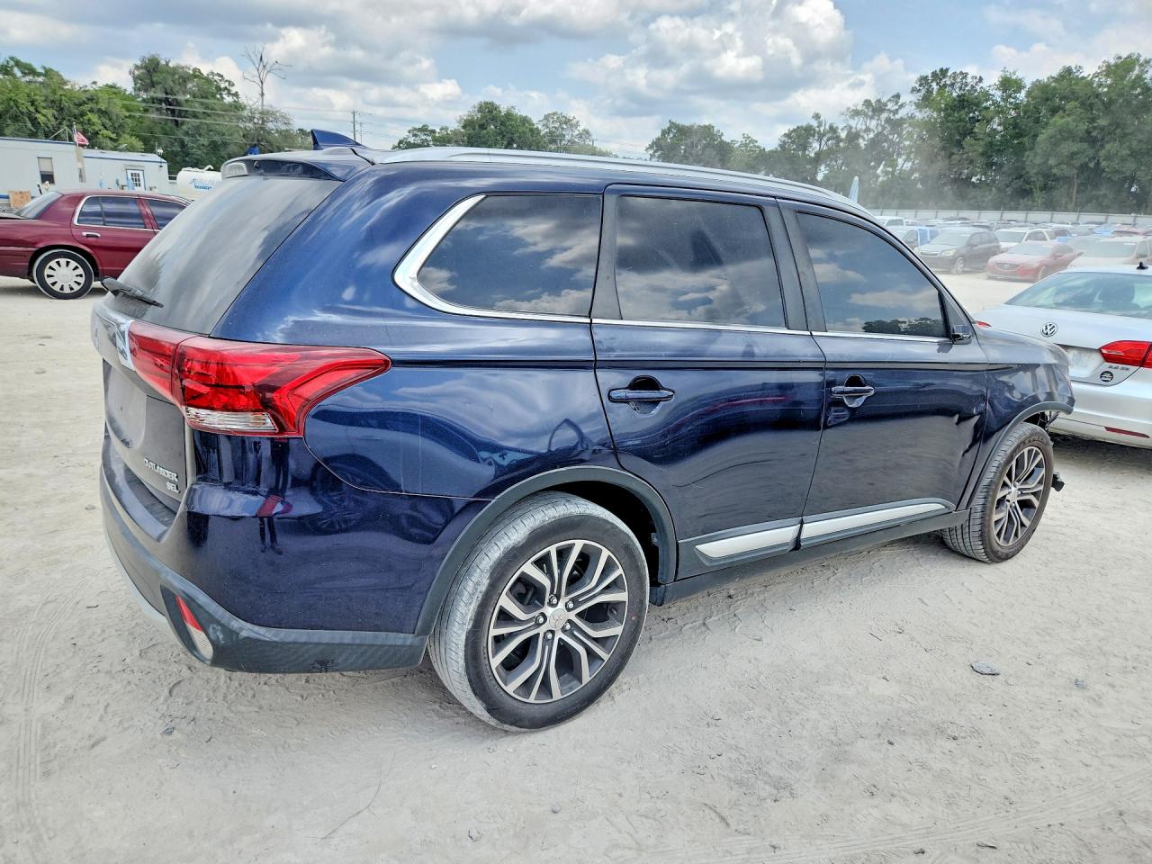 JA4AD3A39JJ001544 · 2018 MITSUBISHI OUTLANDER · 3/13