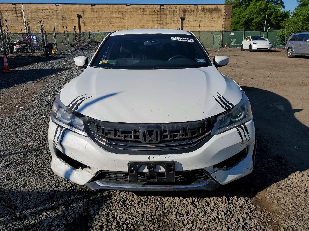 1HGCR2F16HA302995 · 2017 HONDA ACCORD · 5/12