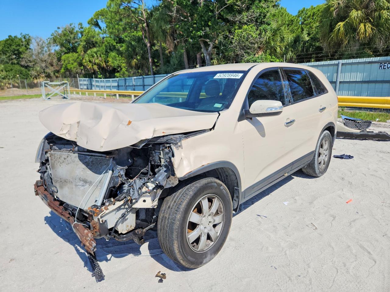 5XYKT3A18CG189066 · 2012 KIA SORENTO