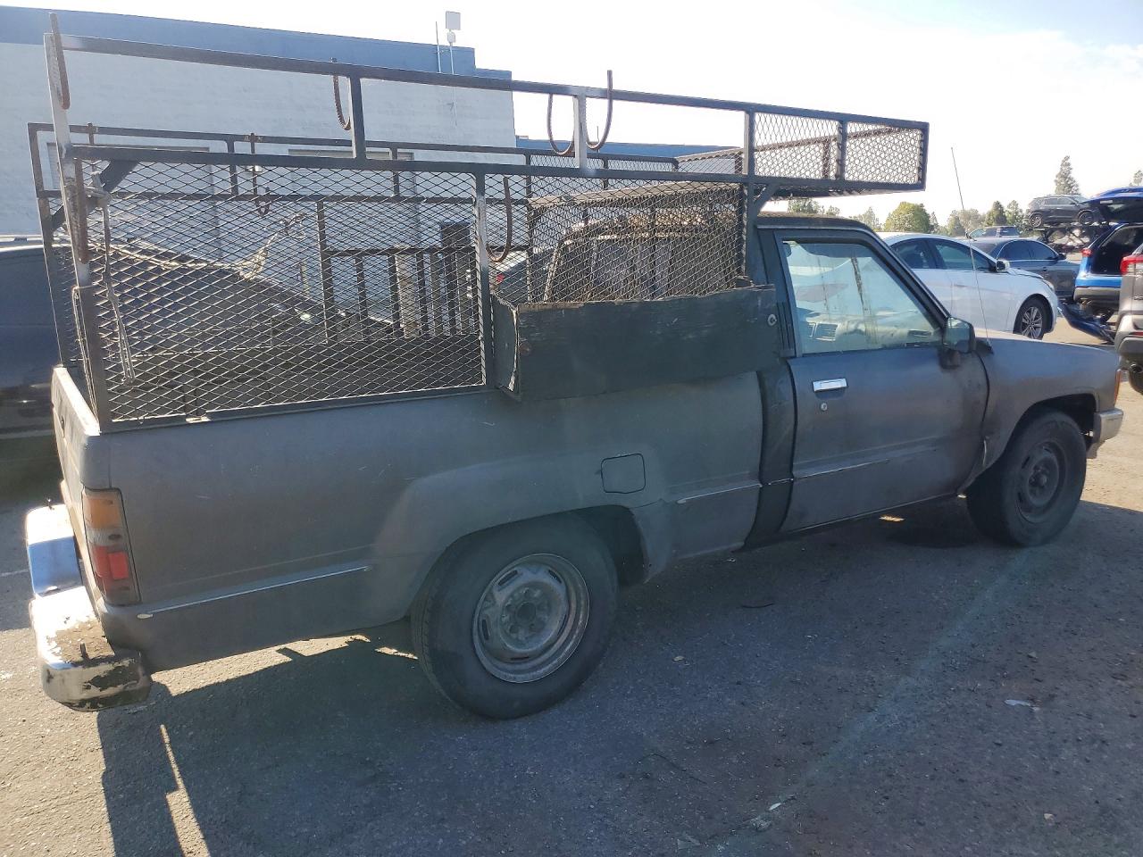 JT4RN50A2J5163901 · 1988 TOYOTA PICKUP · 3/12