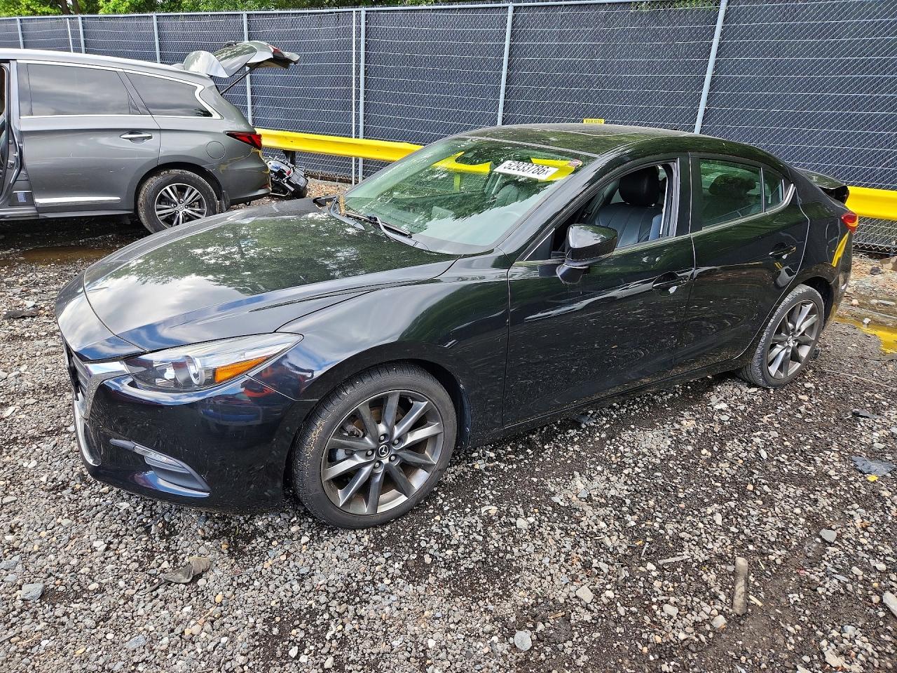 3MZBN1V30JM270313 · 2018 MAZDA 3
