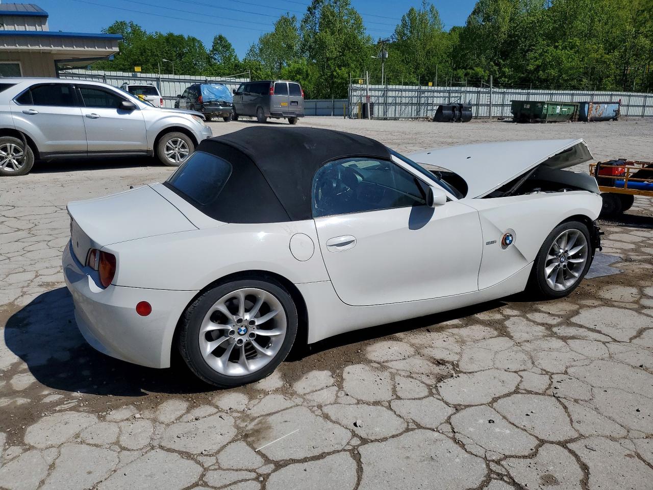 4USBT33473LS47884 · 2003 BMW Z4 · 3/12