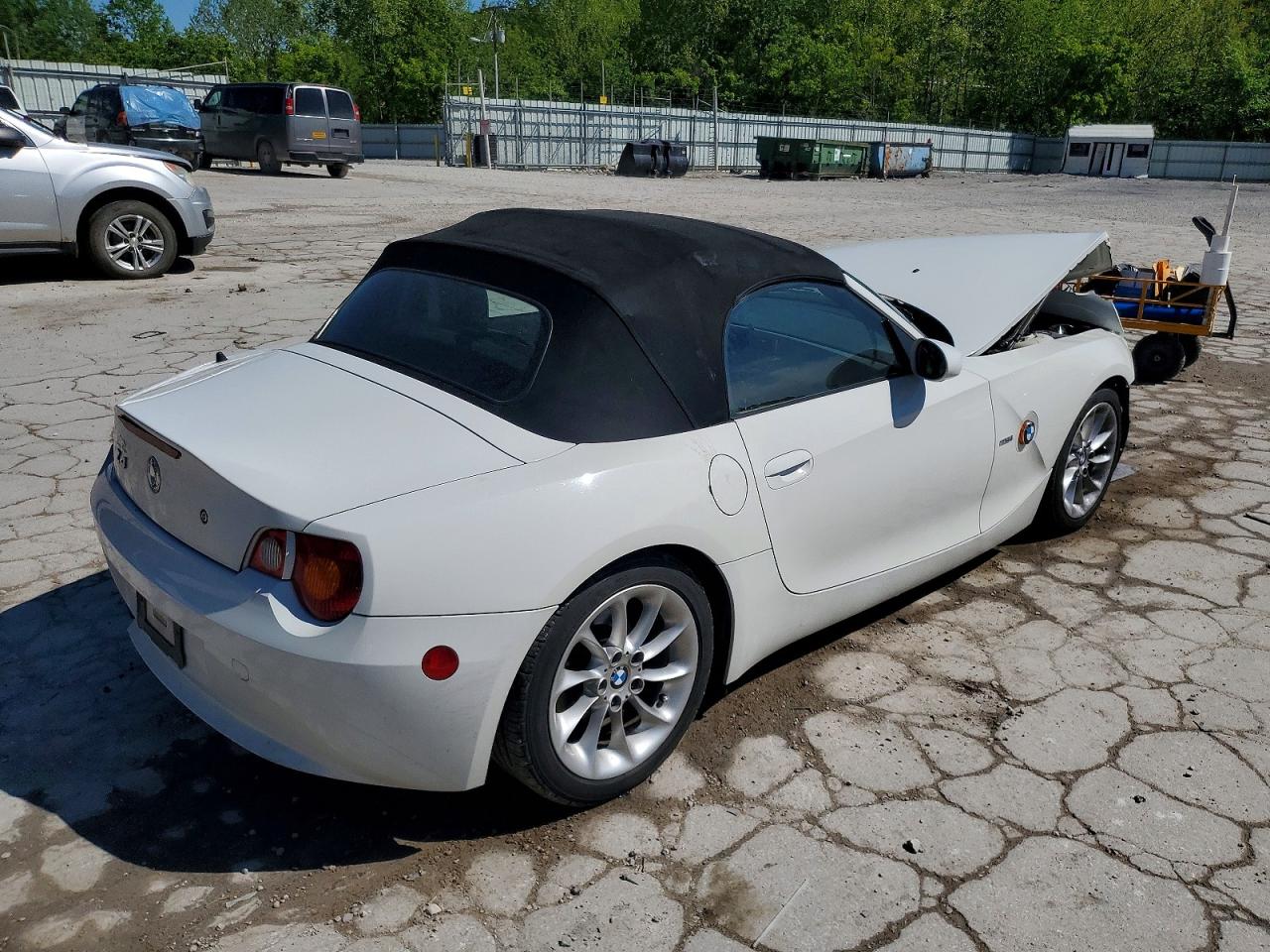 4USBT33473LS47884 · 2003 BMW Z4 · 10/12