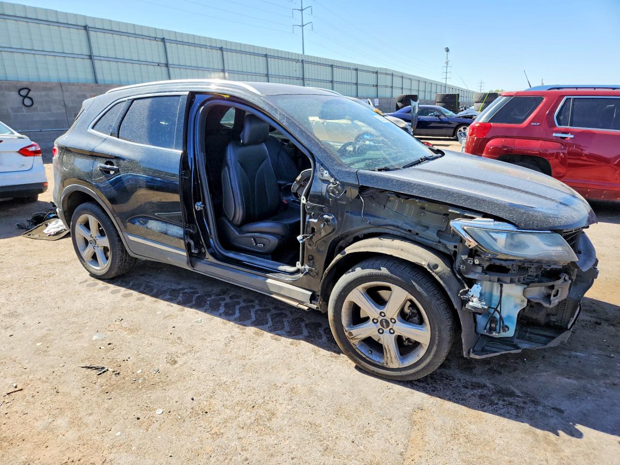 5LMCJ1A90FUJ33302 · 2015 LINCOLN MKC · 4/14