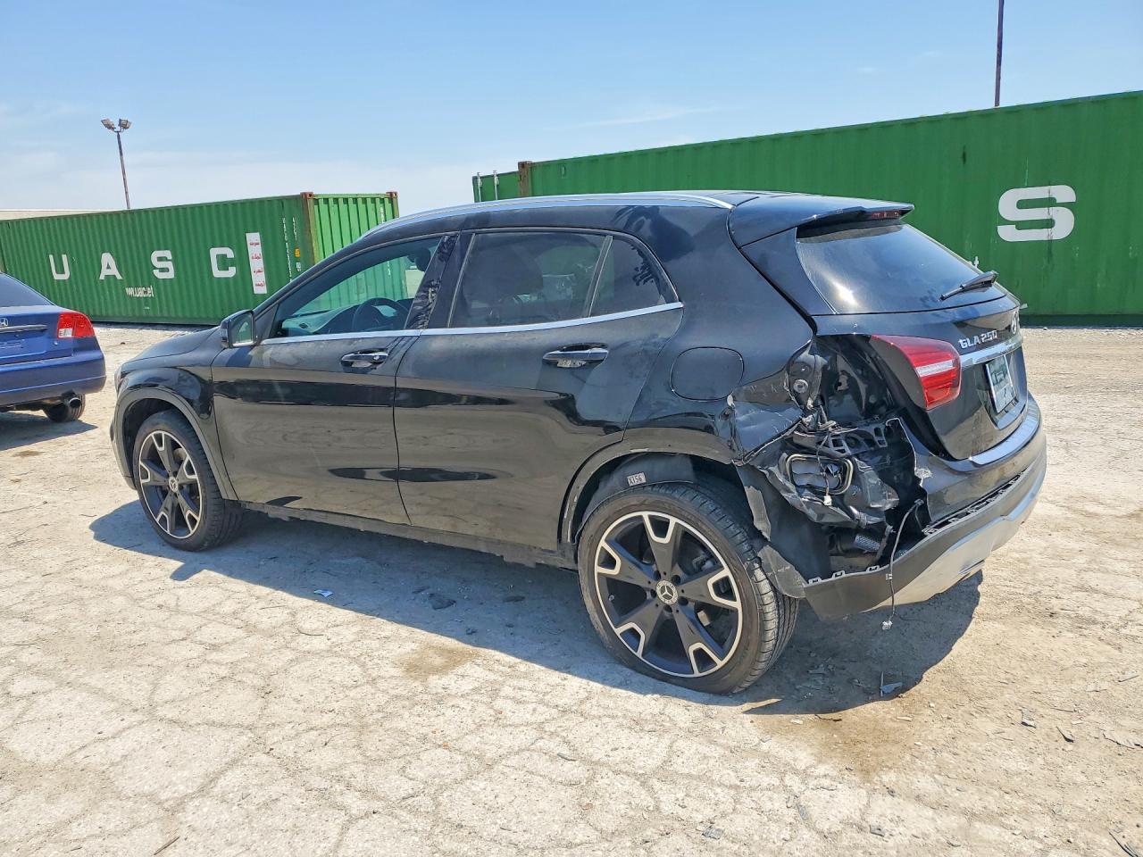 WDCTG4GBXJJ516136 · 2018 MERCEDES-BENZ GLA · 2/14