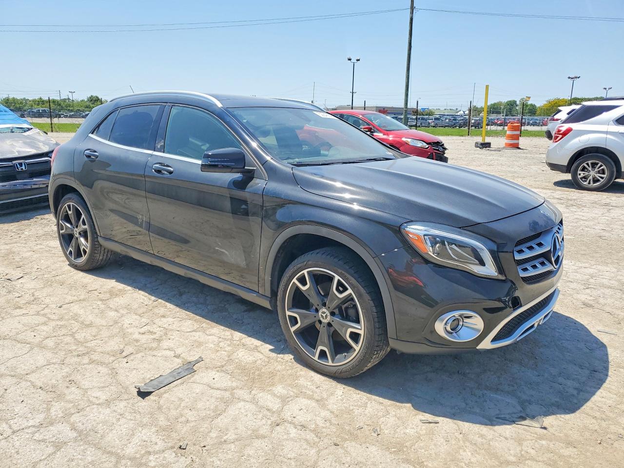 WDCTG4GBXJJ516136 · 2018 MERCEDES-BENZ GLA · 4/14