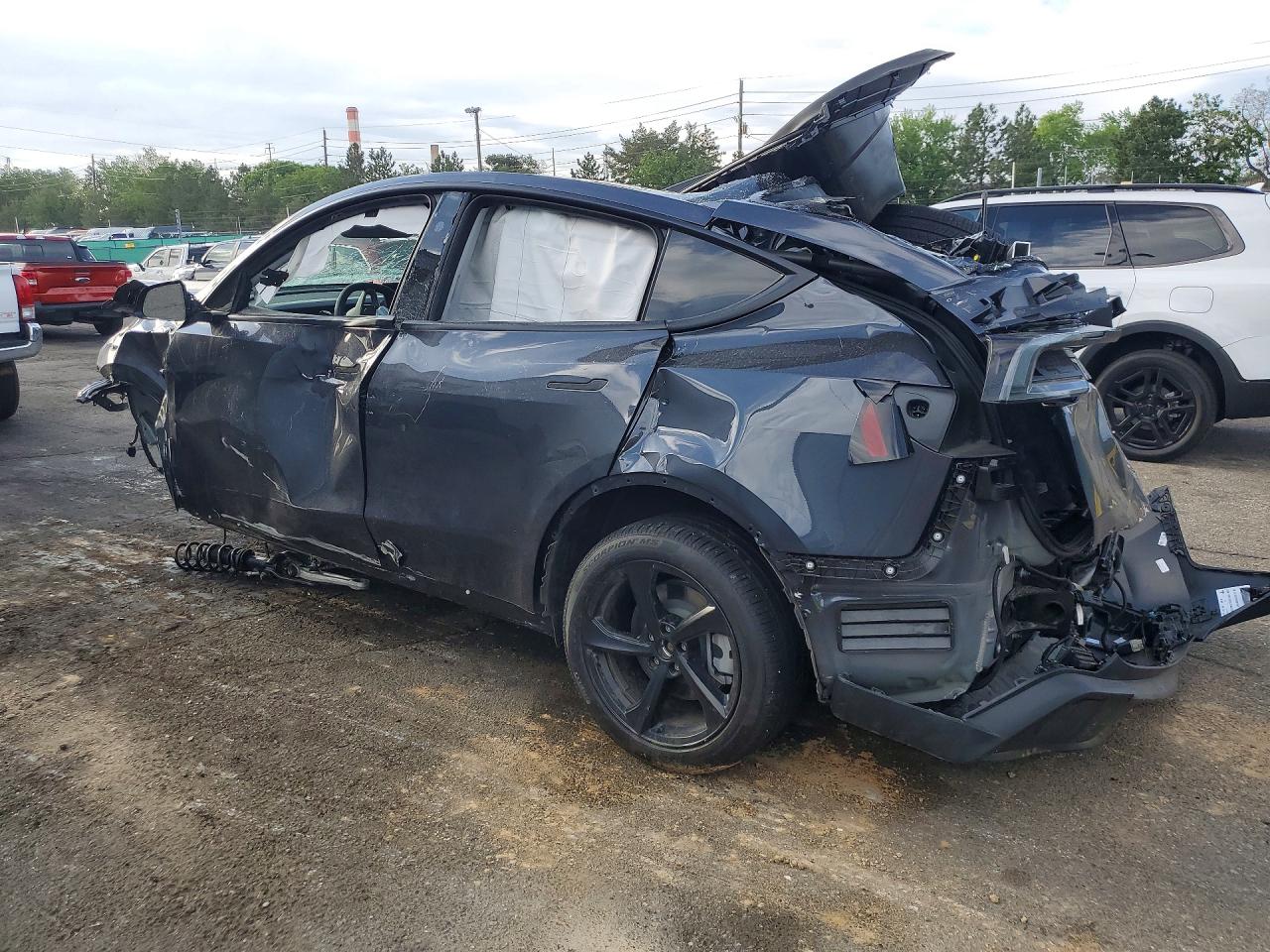 7SAYGDEE3TA623354 · 2026 TESLA MODEL Y · 2/12