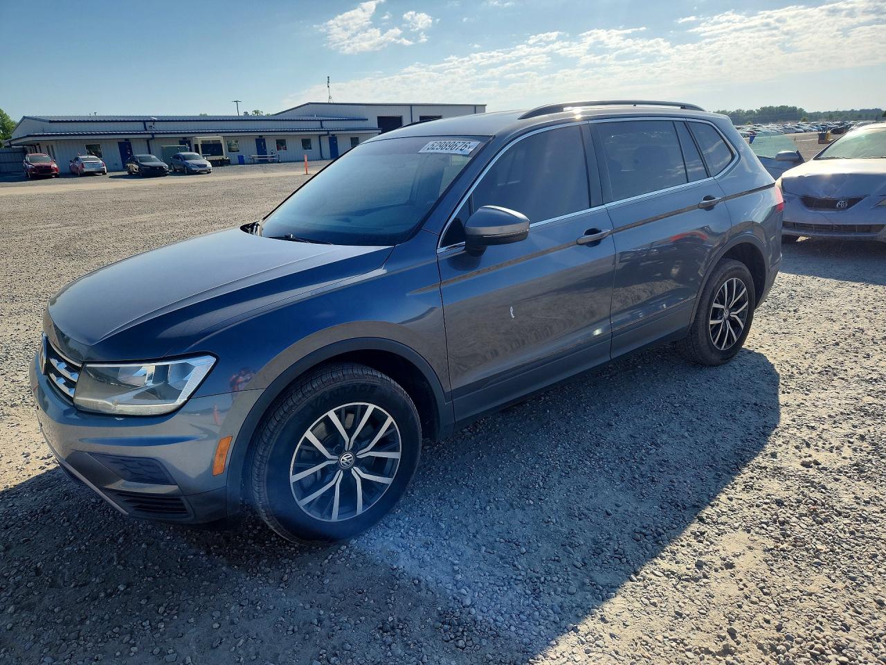 3VV2B7AX4KM098782 · 2019 VOLKSWAGEN TIGUAN