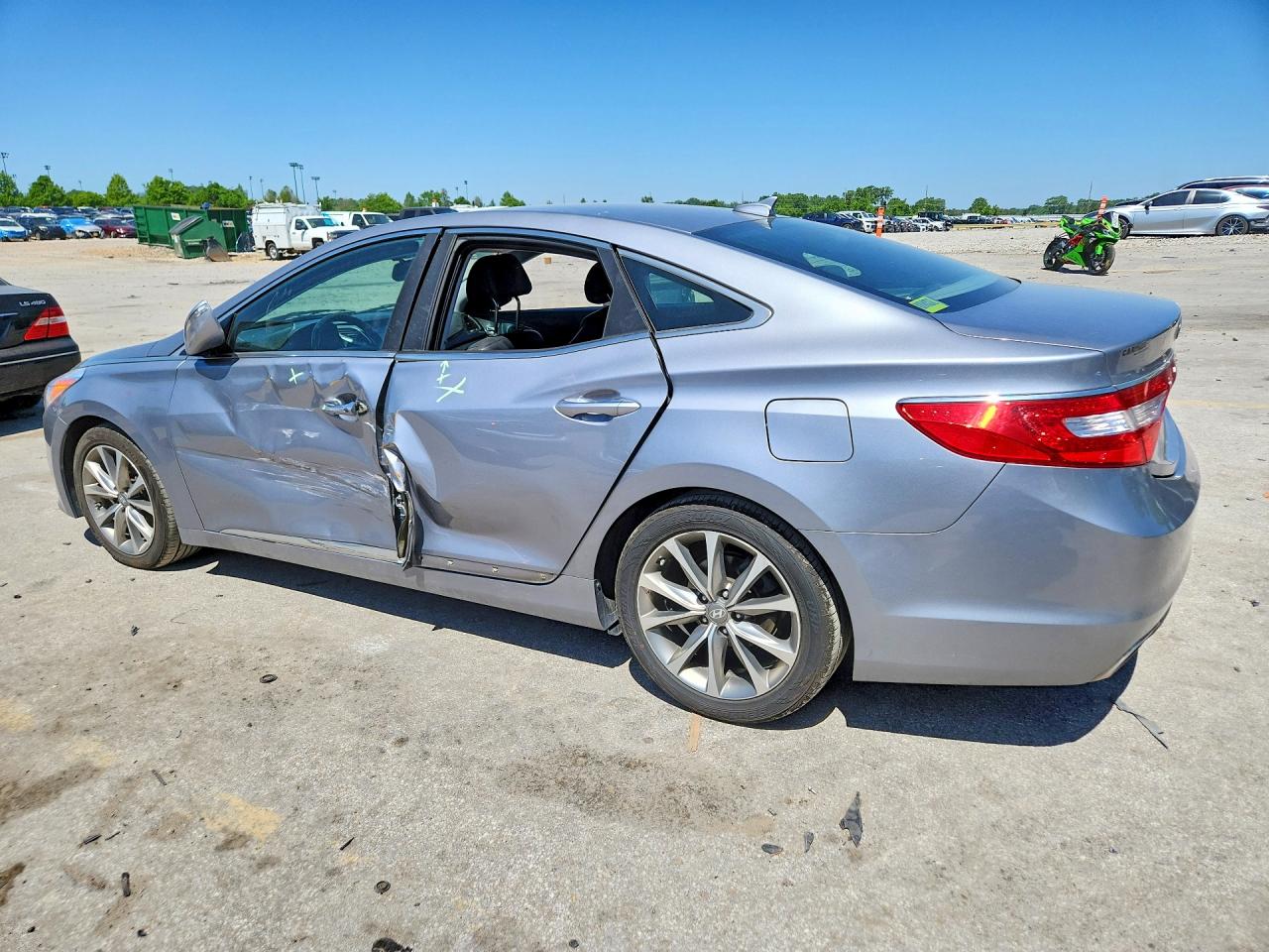 KMHFG4JG5FA495108 · 2015 HYUNDAI AZERA · 2/12