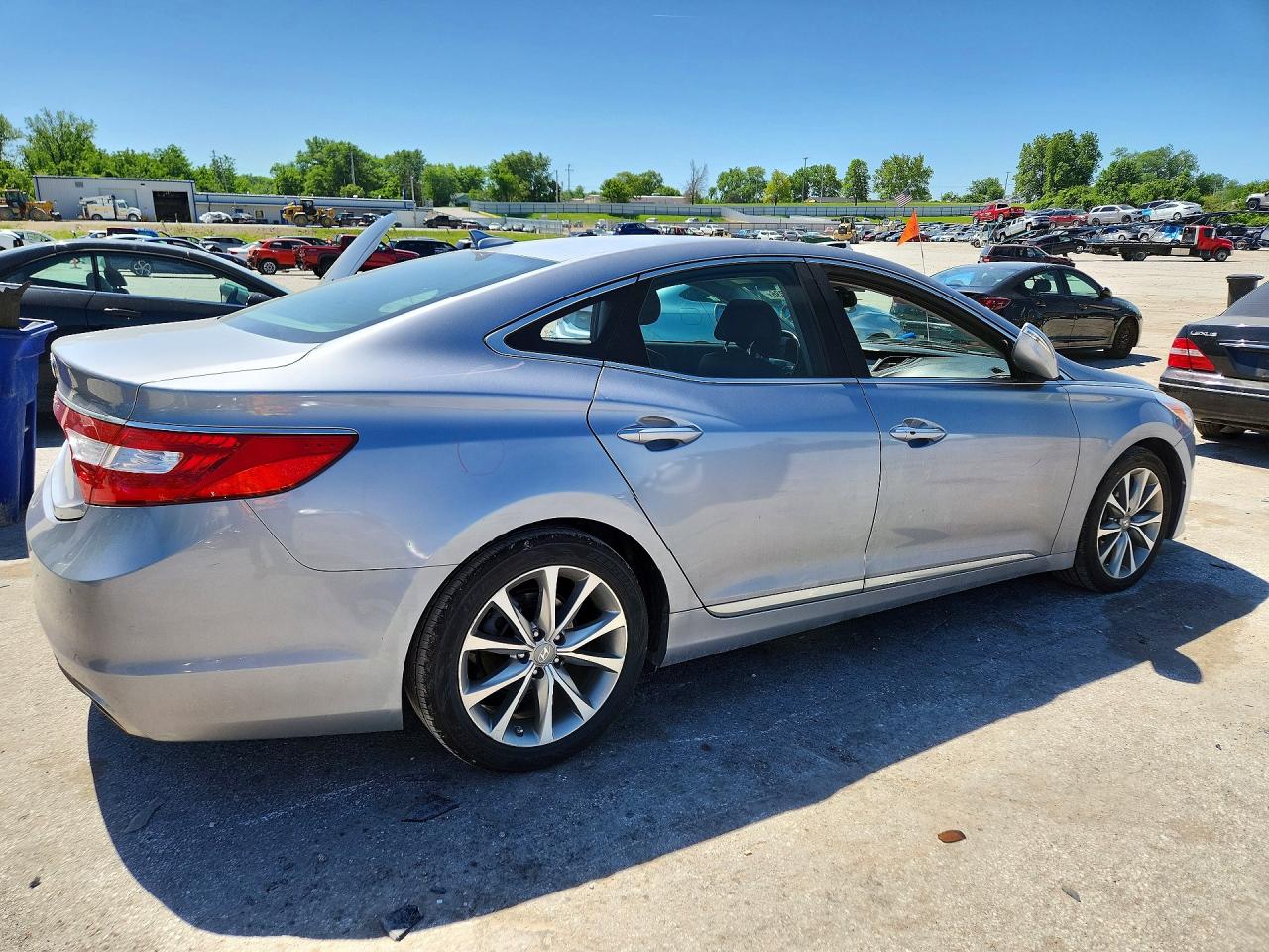 KMHFG4JG5FA495108 · 2015 HYUNDAI AZERA · 3/12