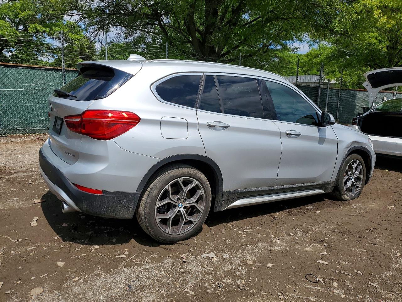 WBXJG7C03L5P72085 · 2020 BMW X1 · 3/12